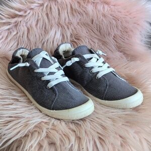 Stylish Women's Gray Sneakers with White Laces
